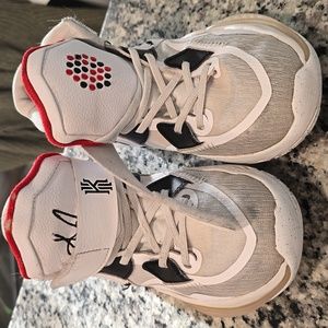 Kids Nike Kyrie Infinity Infinity